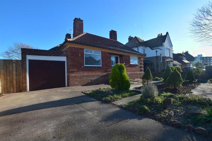 4 Bedroom Bungalow To Rent In Richmond Road, Bexhill-On-Sea, TN39