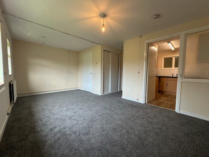 Studio To Rent In Homedean Road, Chipstead, TN13