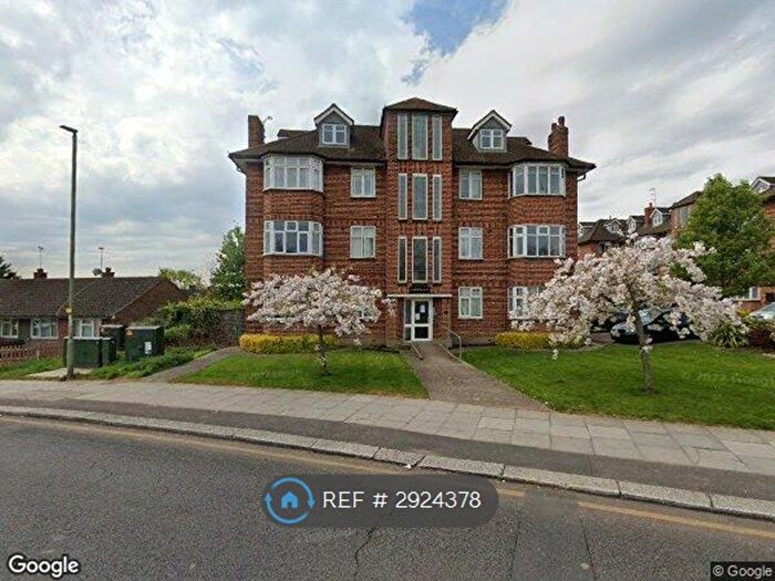 2 Bedroom Flat To Rent In Oakleigh Road North, London, N20