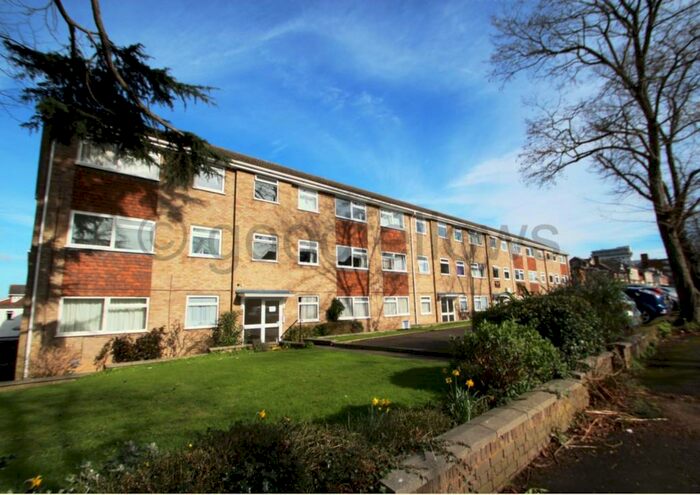 2 Bedroom Apartment To Rent In Portland Court, Grove Road, Sutton, SM1