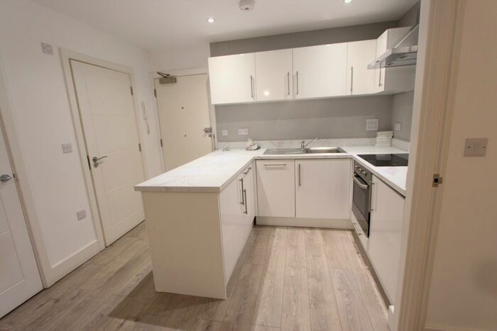 2 Bedroom Flat To Rent In Barker Road, Maidstone, ME16