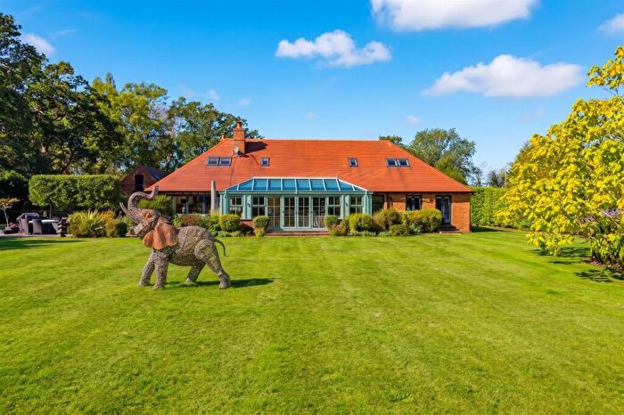 6 Bedroom Detached House For Sale In Gibbins Lane, Warfield, RG42