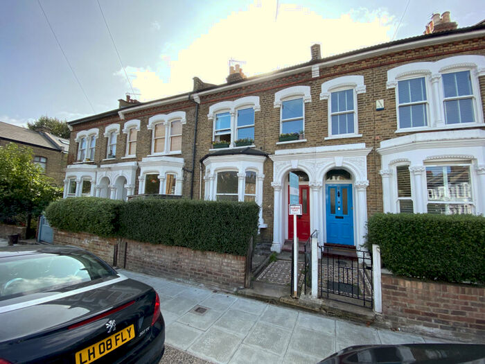 1 Bedroom Flat To Rent In Hinckley Road, London, SE15