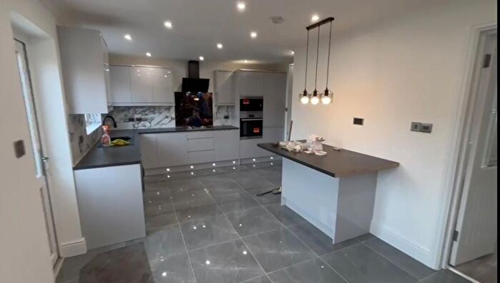 5 Bedroom Semi-Detached House To Rent In Goodmayes Lane, Ilford, IG3