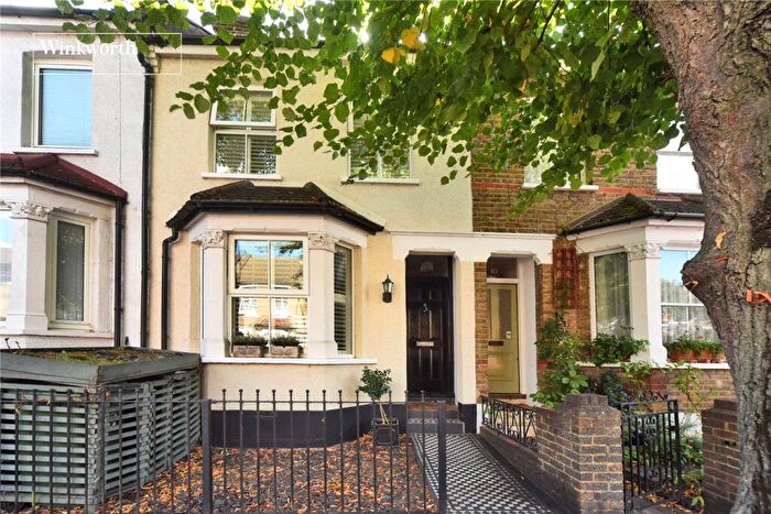 4 Bedroom Terraced House For Sale In Tharp Road, Wallington, Surrey, SM6