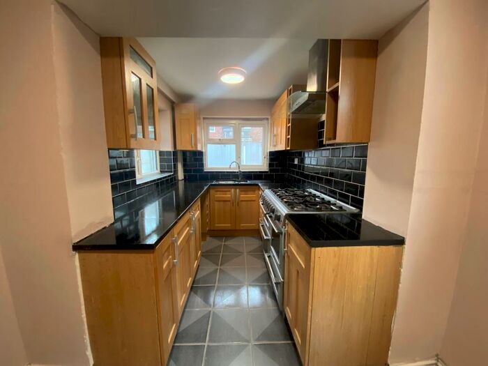3 Bedroom House To Rent In Dencourt Road. Available With Zero Deposits, L11