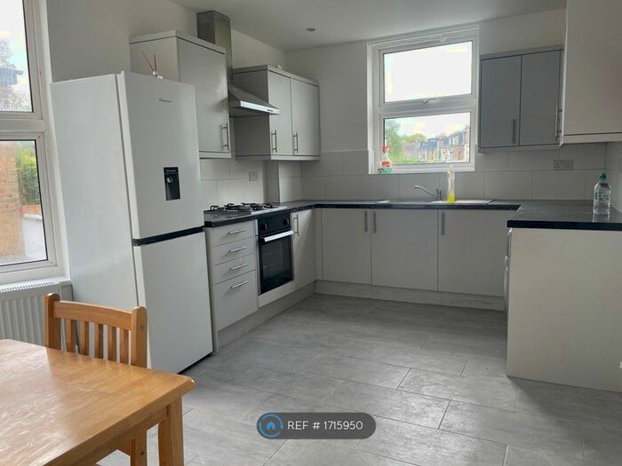 3 Bedroom Flat To Rent In Whittington Road, London, N22