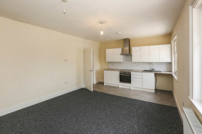2 Bedroom Flat To Rent In Shirley High Street, Southampton, Hampshire, SO15
