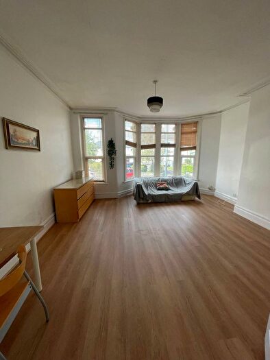 3 Bedroom Flat To Rent In Seymour Road, Bristol, BS7