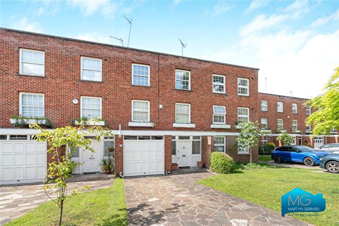 4 Bedroom Terraced House To Rent In Baxendale, Whetstone, London, N20