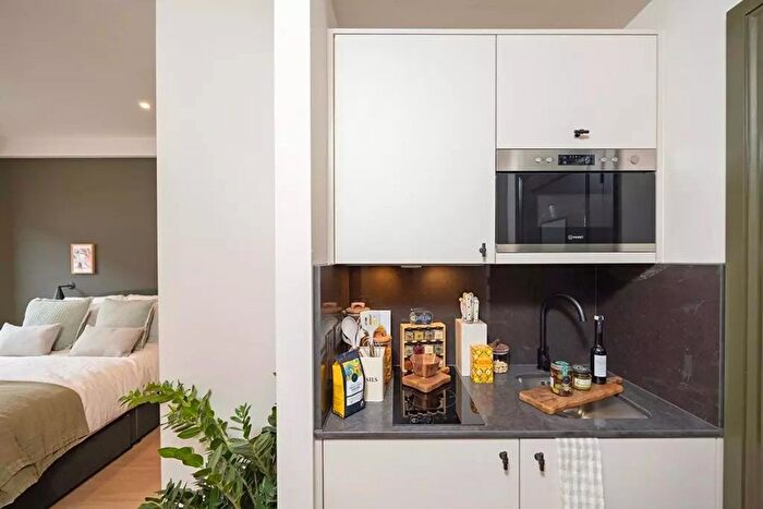 Studio To Rent In West Street, Sheffield, S1