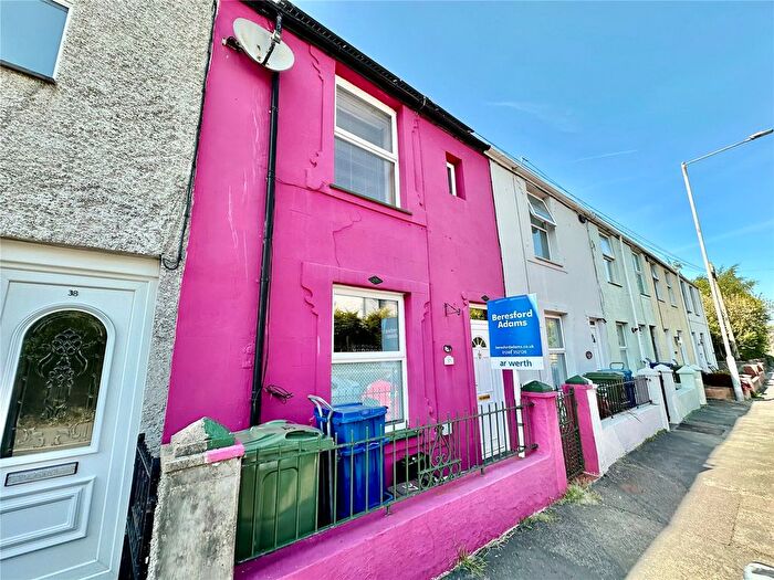 2 Bedroom Terraced House For Sale In Caernarfon Road, Y Felinheli, Gwynedd, LL56