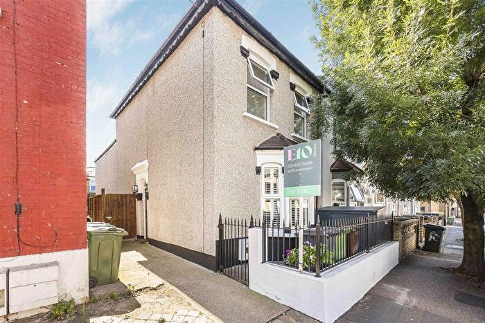 3 Bedroom Terraced House For Sale In Leyton Park Road, Leyton, E10