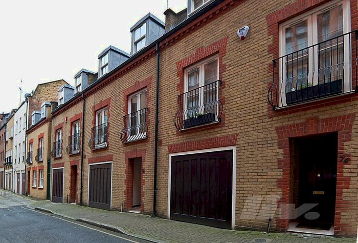 3 Bedroom Terraced House To Rent In Chenies Mews, Bloomsbury, WC1E