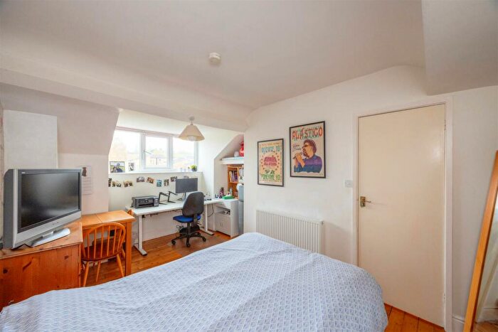 3 Bedroom Terraced House For Sale In Victor Street, Sheffield, S6
