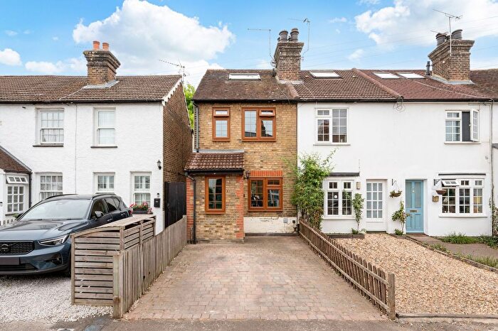 3 Bedroom End Of Terrace House To Rent In Rushett Close, Thames Ditton, KT7