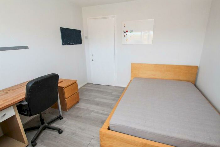 4 Bedroom Semi-Detached House To Rent In Hermitage Road, Loughborough, - Modern Student House With Driveway, LE11