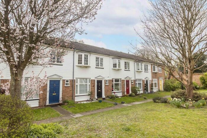 3 Bedroom Terraced House To Rent In Yeomans Mews, Isleworth, TW7