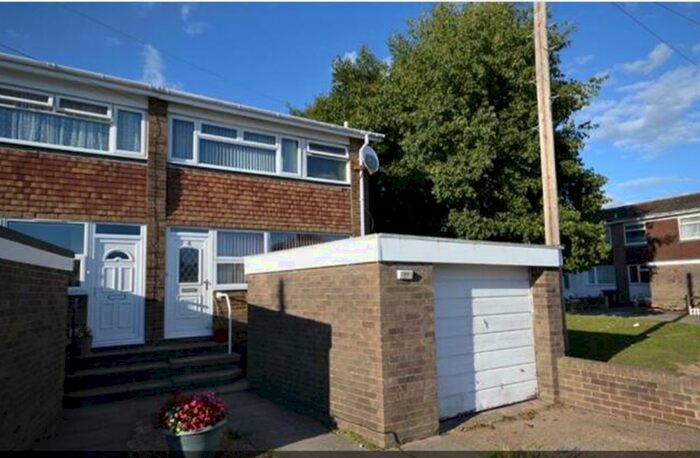 3 Bedroom House To Rent In Radnor Close, Tarring, BN13