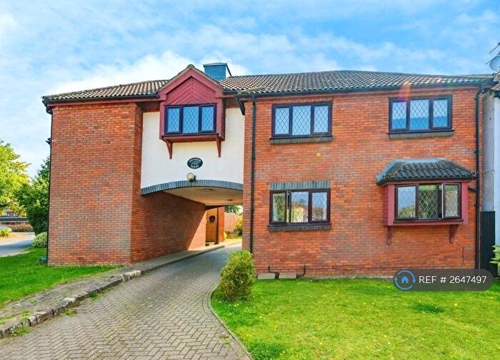 1 Bedroom Flat To Rent In St Annes Road, London Colney, AL2