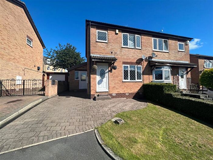 3 Bedroom Semi-Detached House To Rent In Caldbeck Grove, High Green, S35