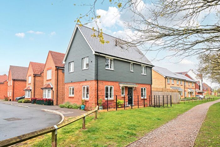 3 Bedroom Detached House For Sale In Colyer Way, Ash, Aldershot, GU12