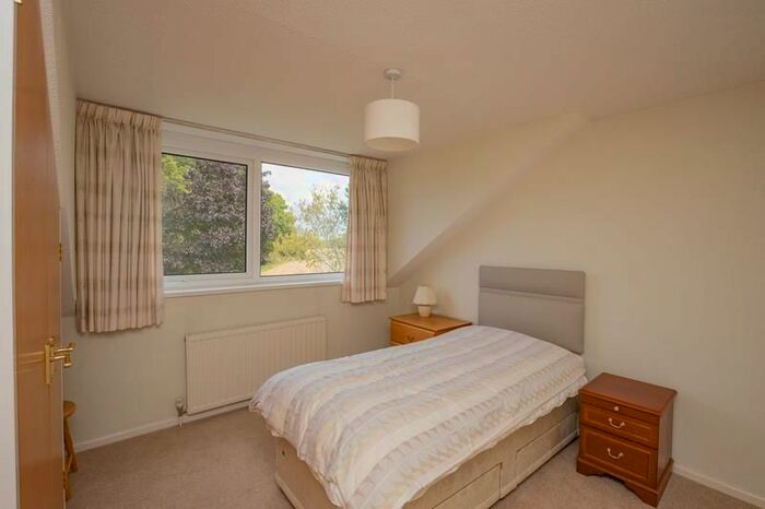 4 Bedroom Bungalow For Sale In Windrush Crescent, Malvern, Worcestershire, WR14