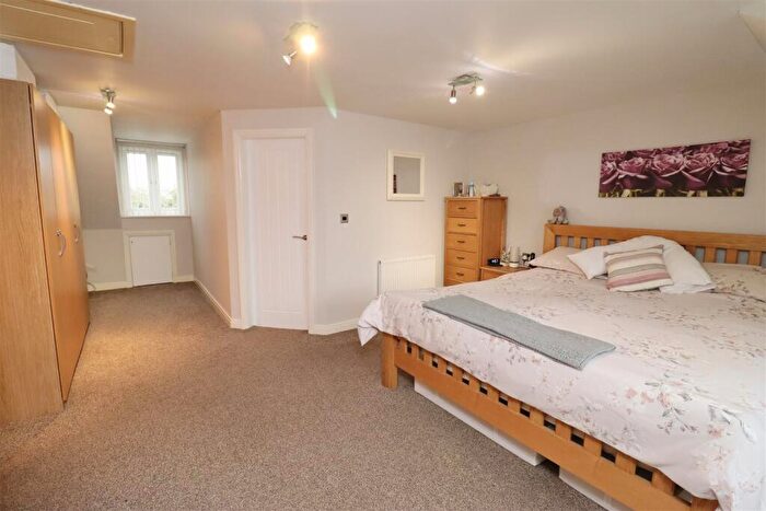 5 Bedroom Detached House For Sale In Holly Grove, Gilberdyke, HU15