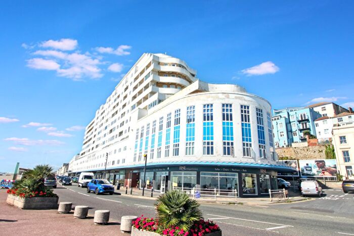 1 Bedroom Flat For Sale In Marine Court, St. Leonards-On-Sea, TN38