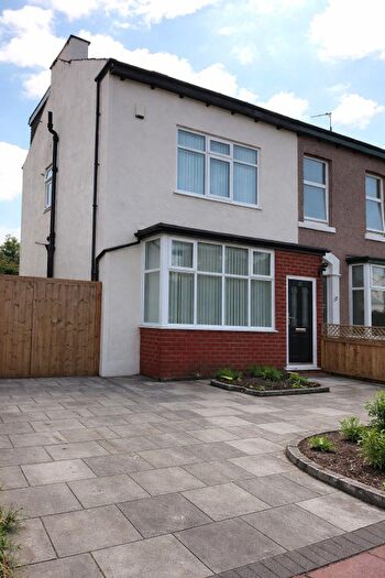 4 Bedroom Semi Detached House For Sale In Kent Road, Southport, Merseyside, PR8