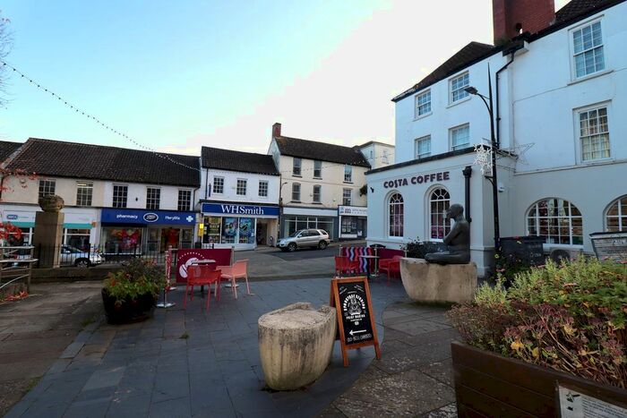 2 Bedroom Flat To Rent In Bank Street, Chepstow, NP16