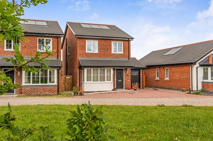 3 Bedroom Detached House For Sale In Maesderw, Sarn, Newtown, Powys, SY16