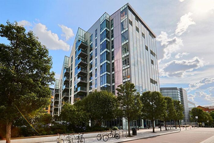 1 Bedroom Flat For Sale In Eastfields Avenue, Wandsworth, SW18