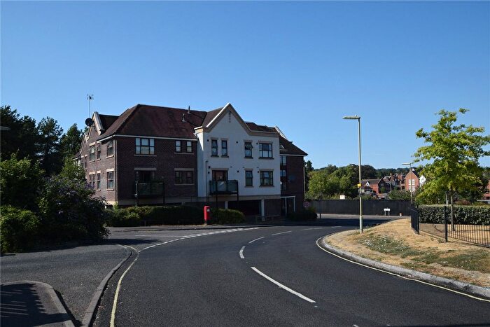 2 Bedroom Flat For Sale In Turk Street, Alton, Hampshire, GU34