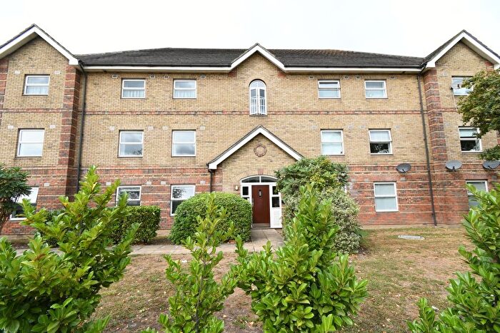 2 Bedroom Flat For Sale In Watford Way, London, NW4