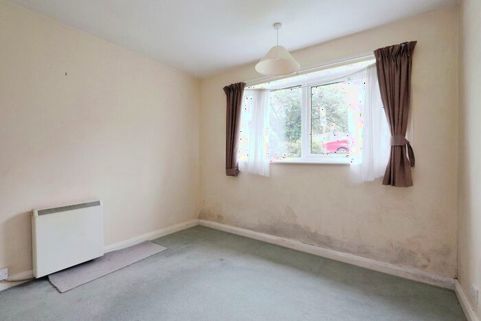 2 Bedroom Flat For Sale In Hallamshire Road, Sheffield, South Yorkshire, S10