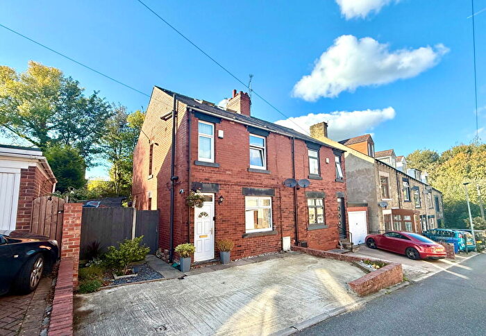 3 Bedroom Semi-Detached House For Sale In May Terrace, Barnsley, S70