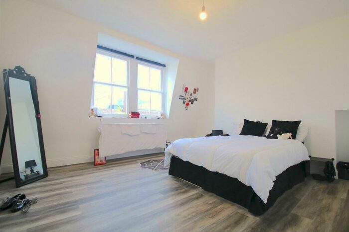 3 Bedroom Flat To Rent In Settles Street, London, E1