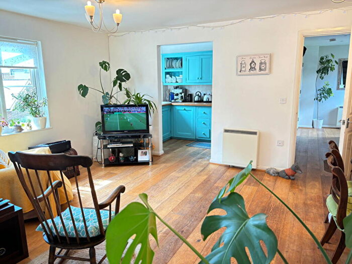 3 Bedroom Maisonette For Sale In Fourdrinier Way, Hemel Hempstead, HP3