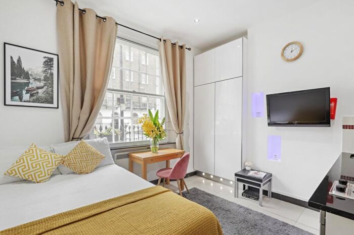 Flat To Rent In Gloucester Place, London, NW1