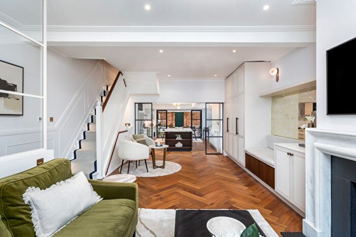 1 Bedroom Town House For Sale In Campana Road, Parsons Green, SW6