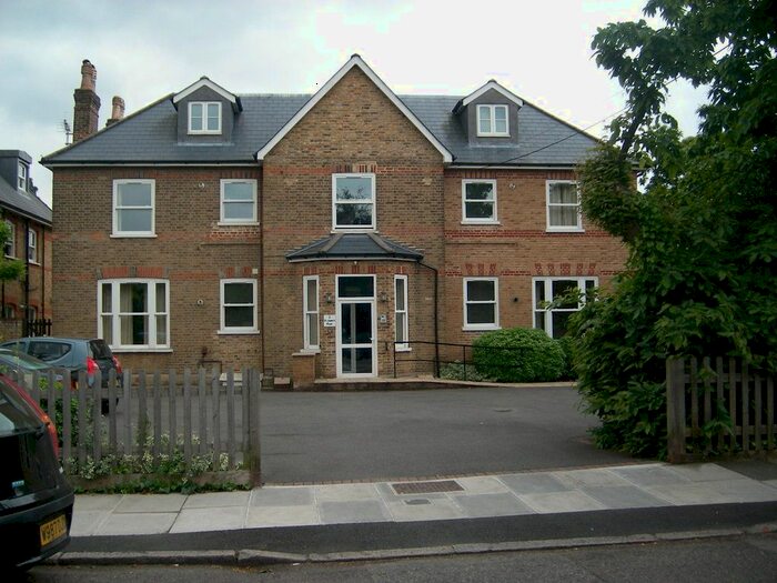1 Bedroom Flat To Rent In St. James's Road, Hampton Hill, Hampton, TW12