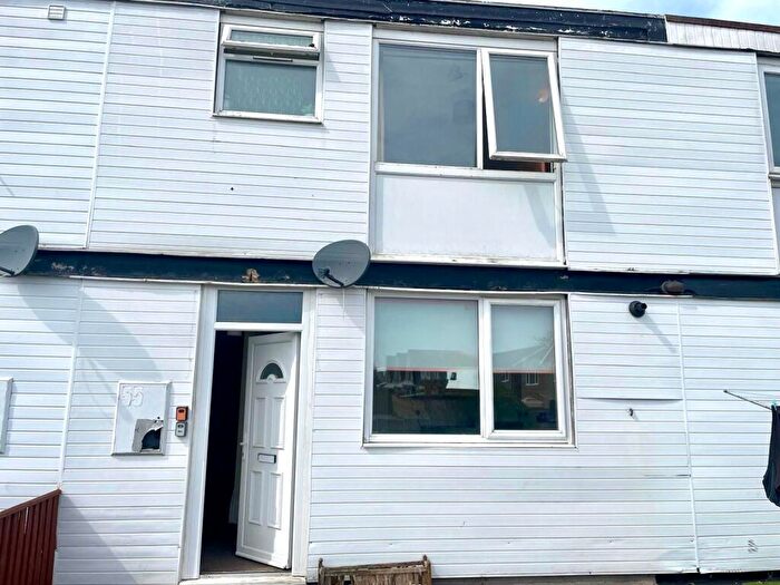 2 Bedroom Maisonette To Rent In Rowood Drive, Solihull, B92