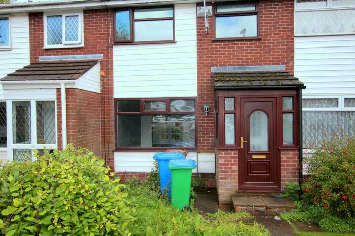 3 Bedroom Town House To Rent In Woodhill Close, Middleton, M24