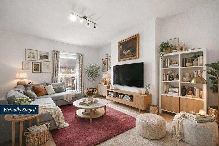 2 Bedroom Flat For Sale In Lichfield Road, Cricklewood, NW2