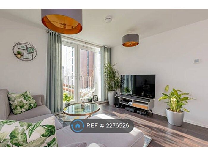 2 Bedroom Flat To Rent In Arneil Place, Edinburgh, EH5