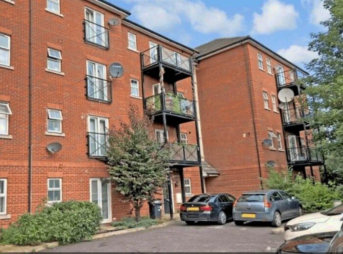 2 Bedroom Flat To Rent In Pioneer Market, Winston Way, Ilford, IG1