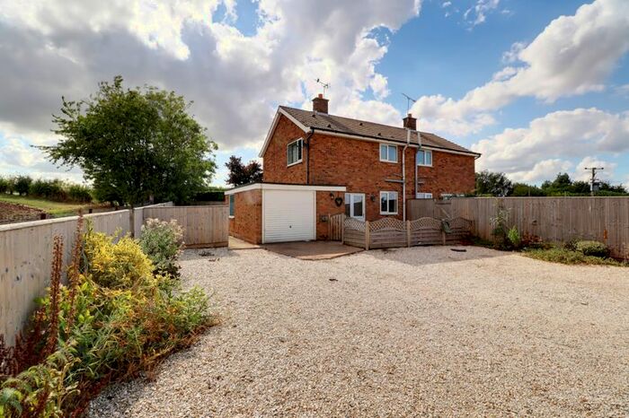 3 Bedroom Semi-Detached House For Sale In Epworth, Doncaster, DN9