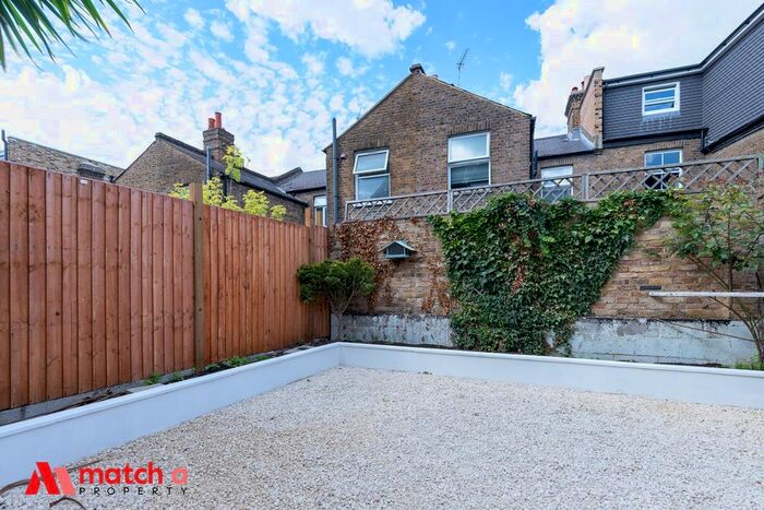 2 Bedroom Flat To Rent In Lothair Road, Ealing, London, W5