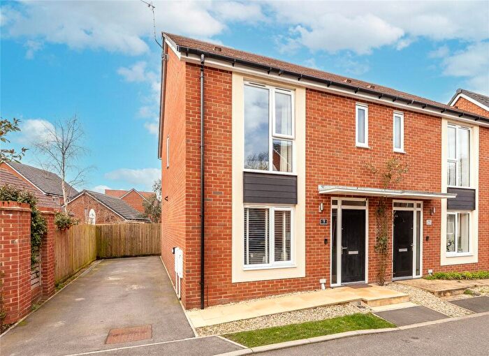 3 Bedroom Semi Detached House For Sale In Scantlebury Way, Wantage, Oxfordshire, OX12